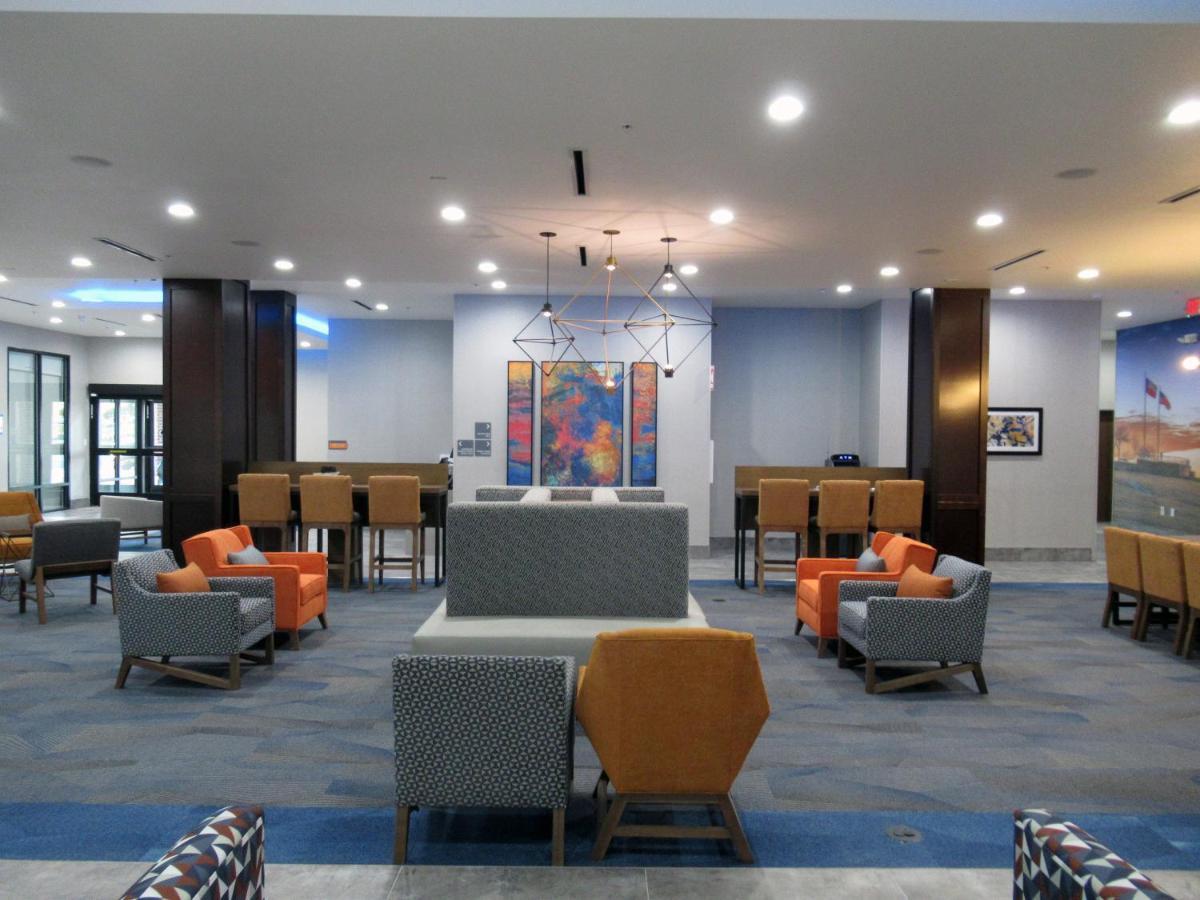 La Quinta Inn & Suites By Wyndham Dallas - Frisco Stadium 외부 사진
