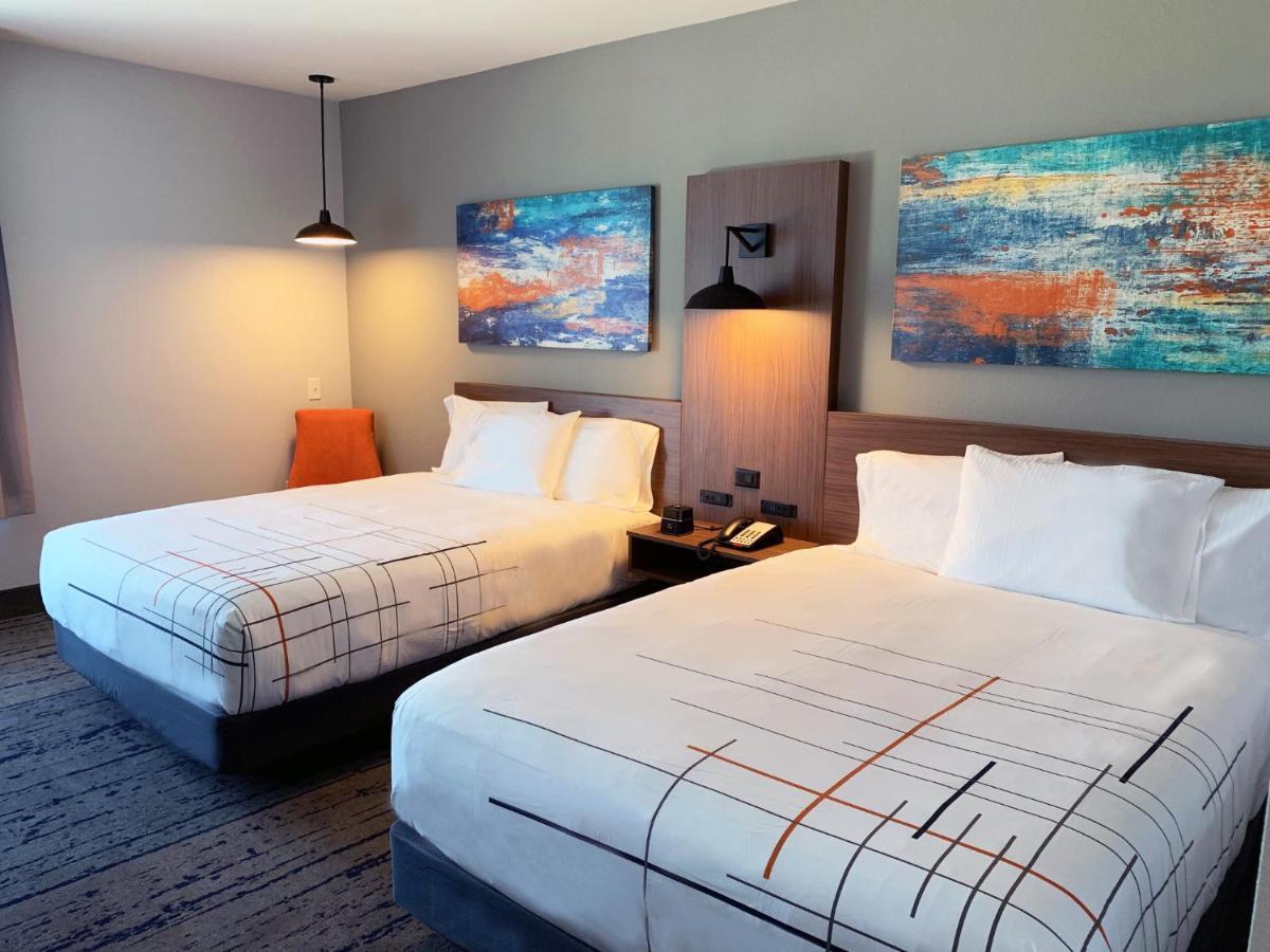 La Quinta Inn & Suites By Wyndham Dallas - Frisco Stadium 외부 사진