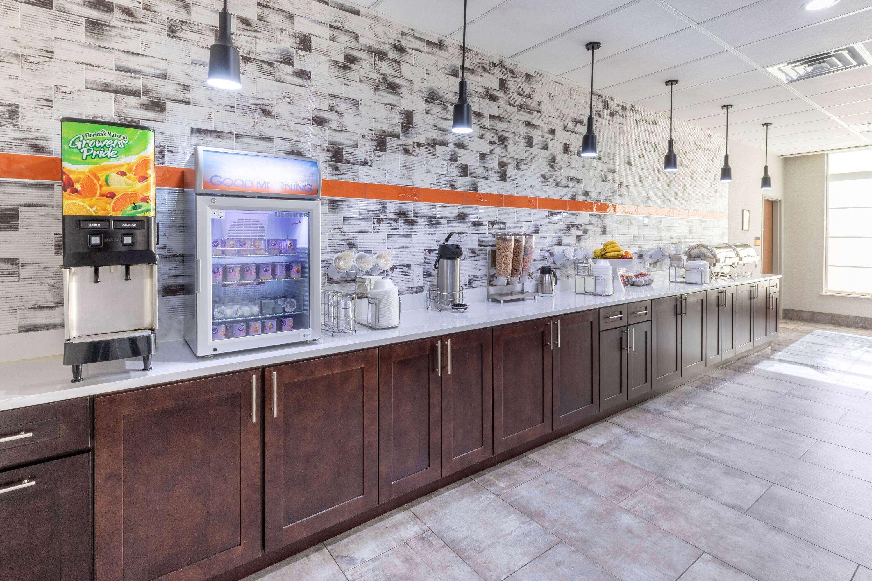 La Quinta Inn & Suites By Wyndham Dallas - Frisco Stadium 외부 사진