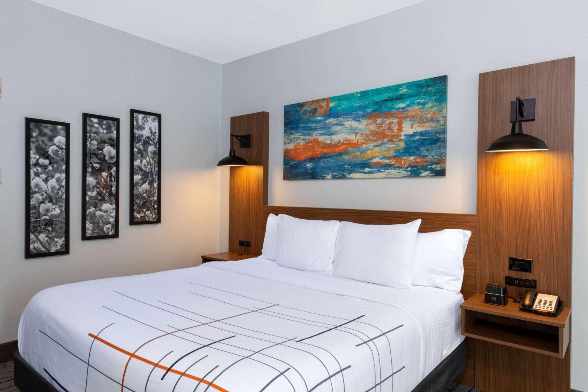 La Quinta Inn & Suites By Wyndham Dallas - Frisco Stadium 외부 사진